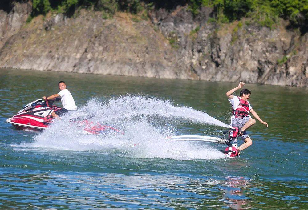 神仙颜值瀛湖美色让游客大饱眼福