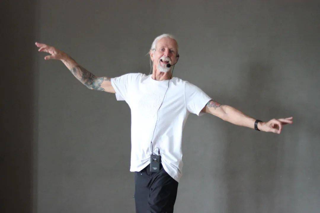 阿汤大师40多年「熬汤经验」讲&练揭秘,为什么阿斯汤伽瑜伽人人都可以