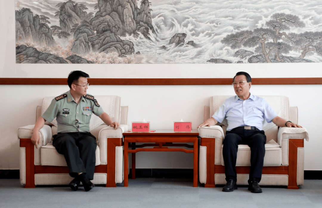 刘伟走访慰问驻威部队官兵_威海军分区_张蕃_发展