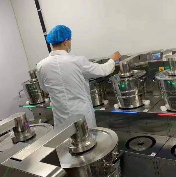我市连夜熬制中药汤剂火速支援菏泽抗疫_枣庄_曹县_卫健