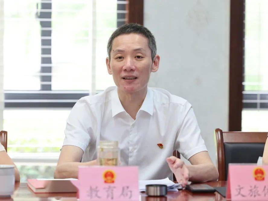 基层单元平湖人大市长周军波带着政府重大项目进人大代表联络站听需问