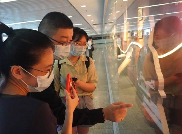 中国共产党上海发起组成员之一俞秀松烈士专题展览今在徐家汇地铁站正式开展_青年_日记_文化