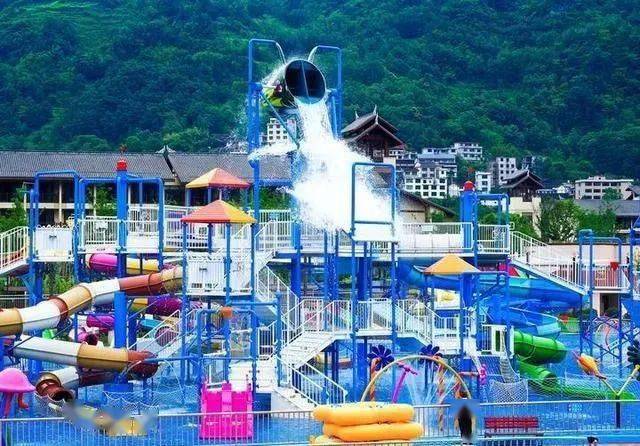 泡石阡温泉&水上乐园,打卡世界遗产梵净山,赏肇兴侗寨,镇远古镇~入住