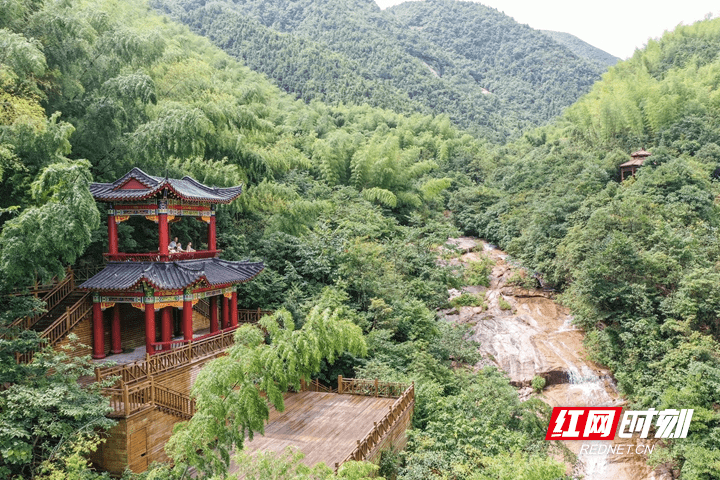 蓝山：湘江源头美如画