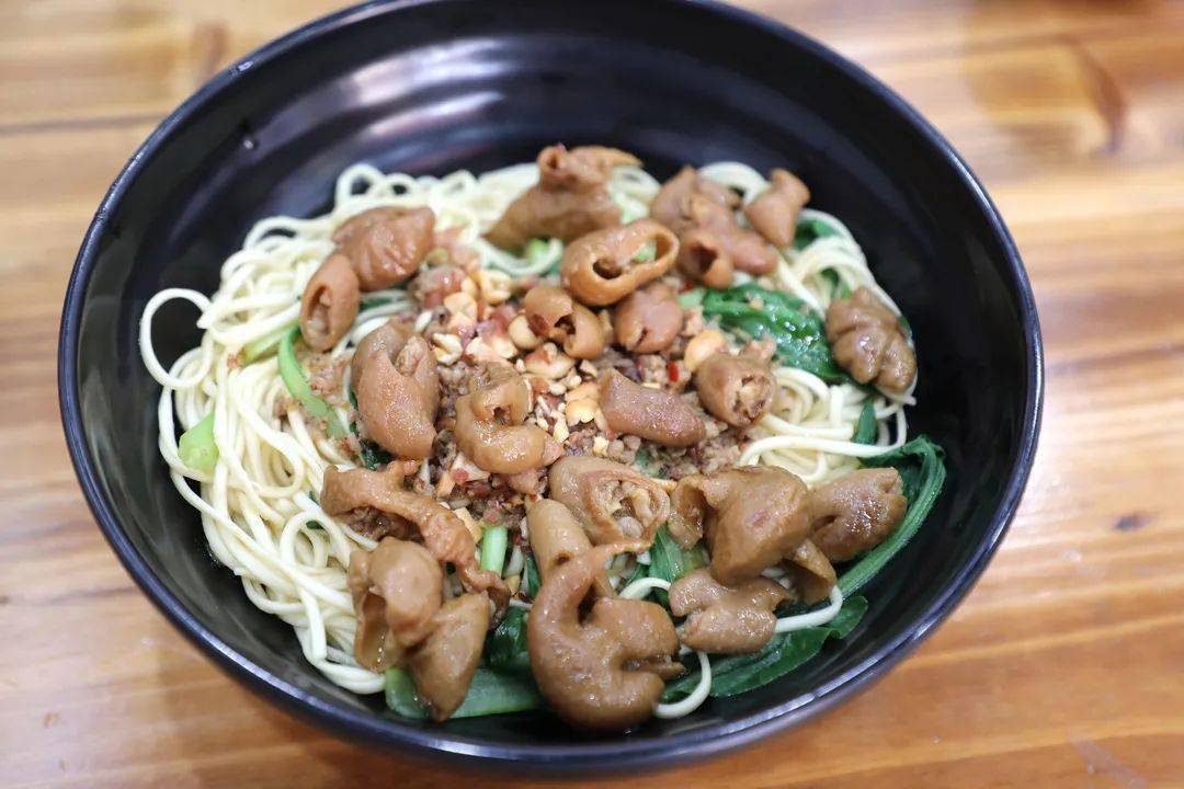 不用特意驱车至六合在市区也能吃到小肠面牛肉面