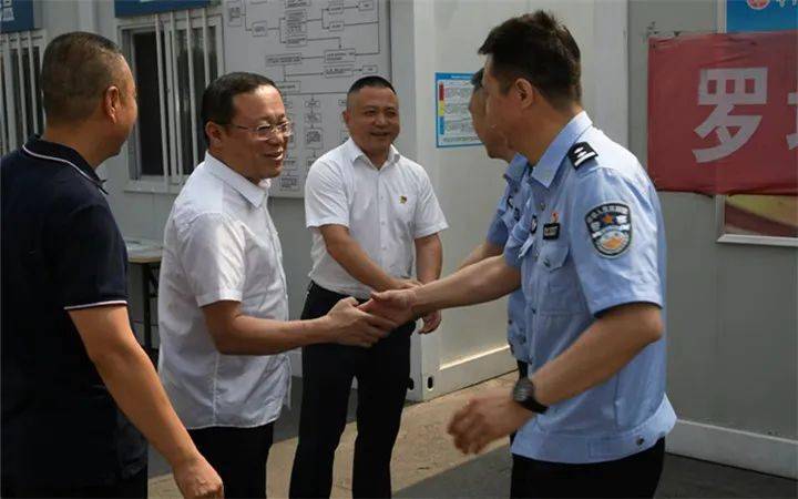 8月3日,太原市公安局西山分局党委委员,副局长李毅,党委委员,指挥室