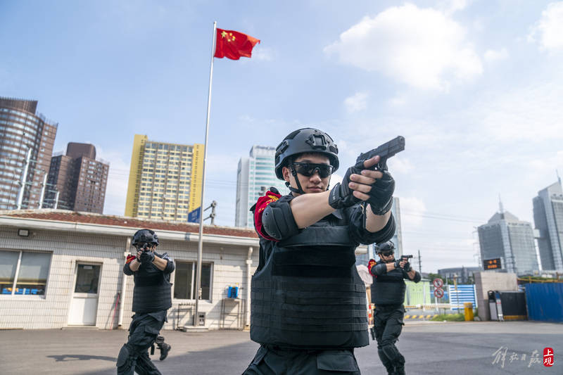 挥汗如雨,苦练精兵,浦东特警支队实战大练兵……_训练场_演练_酷暑