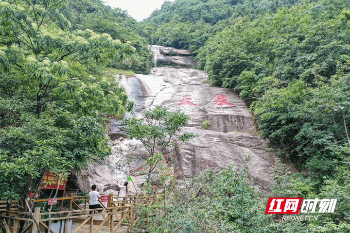 蓝山：湘江源头美如画