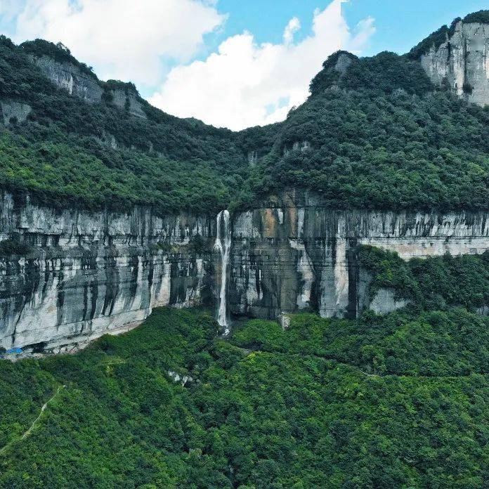 桐梓县狮溪镇柏芷山图片