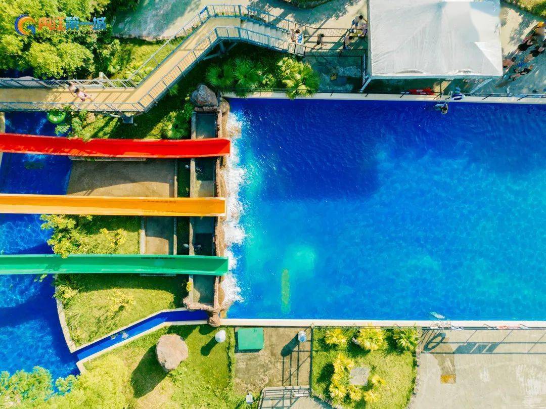 0689抢水上乐园通票!26个玩水项目,内江1h刹拢!_沙滩_弹射_伙伴