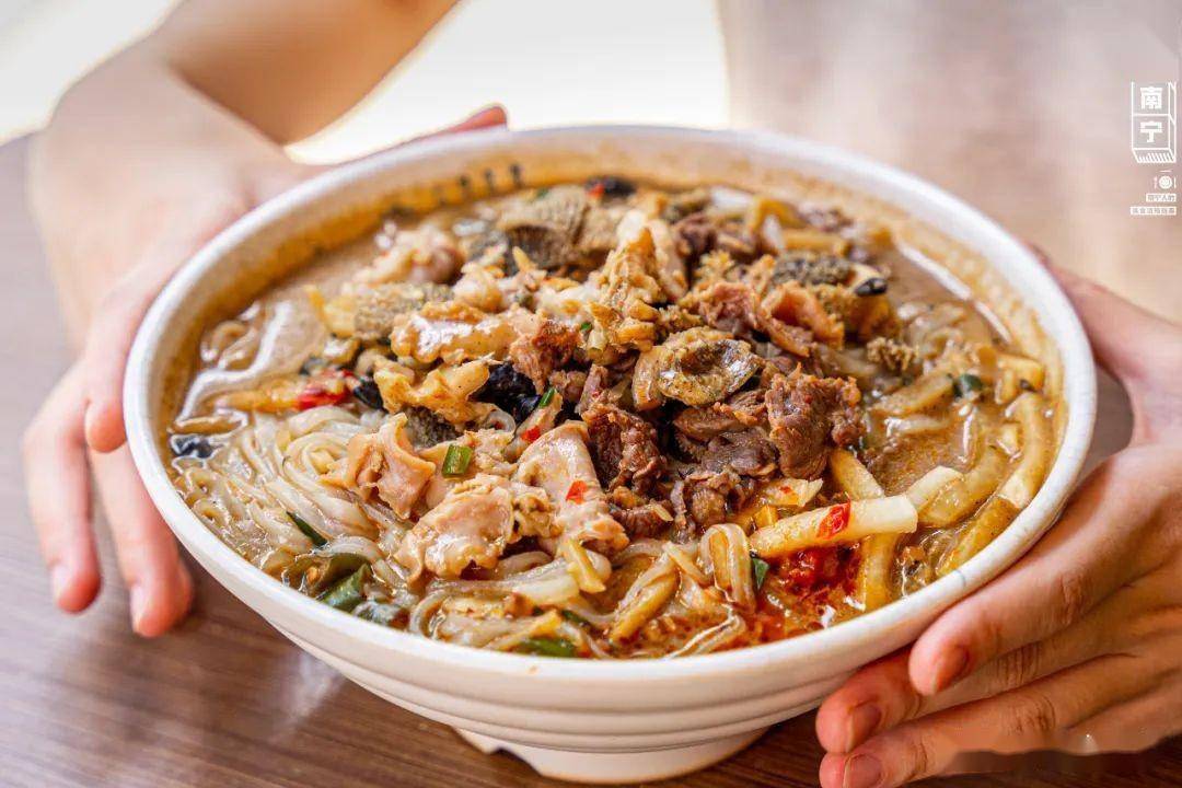 大众搜不到的粉店,我们花了150块吃老友牛杂_大东_李姐和_cece