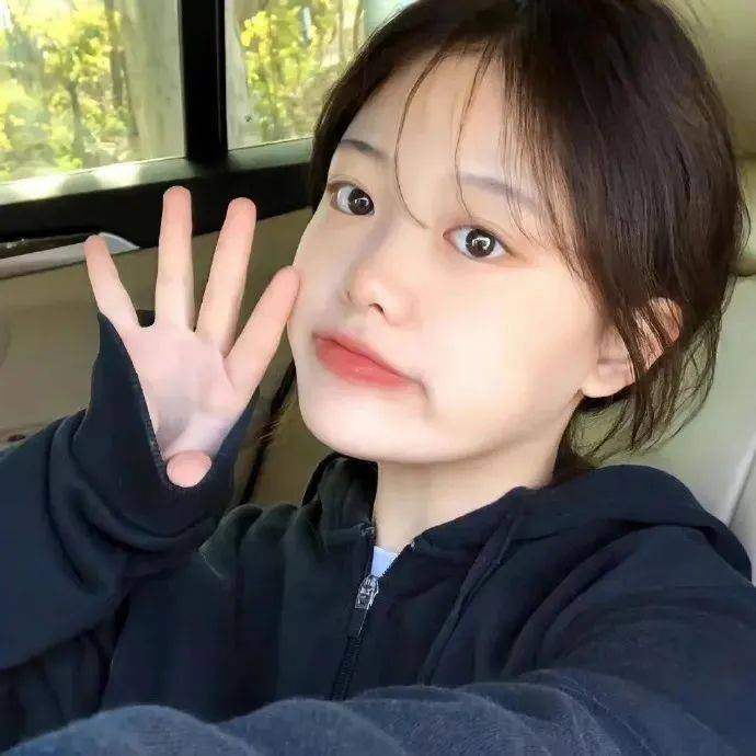 后来才发现原来执着太久的东西,本来就失去了意义。_萱草_爱意_福利