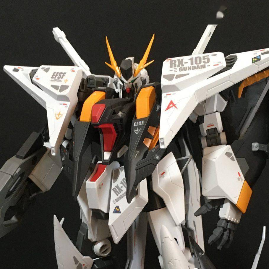 第一种改造方法是将牛高达改造成了独角兽高达,其实就是将牛高达的