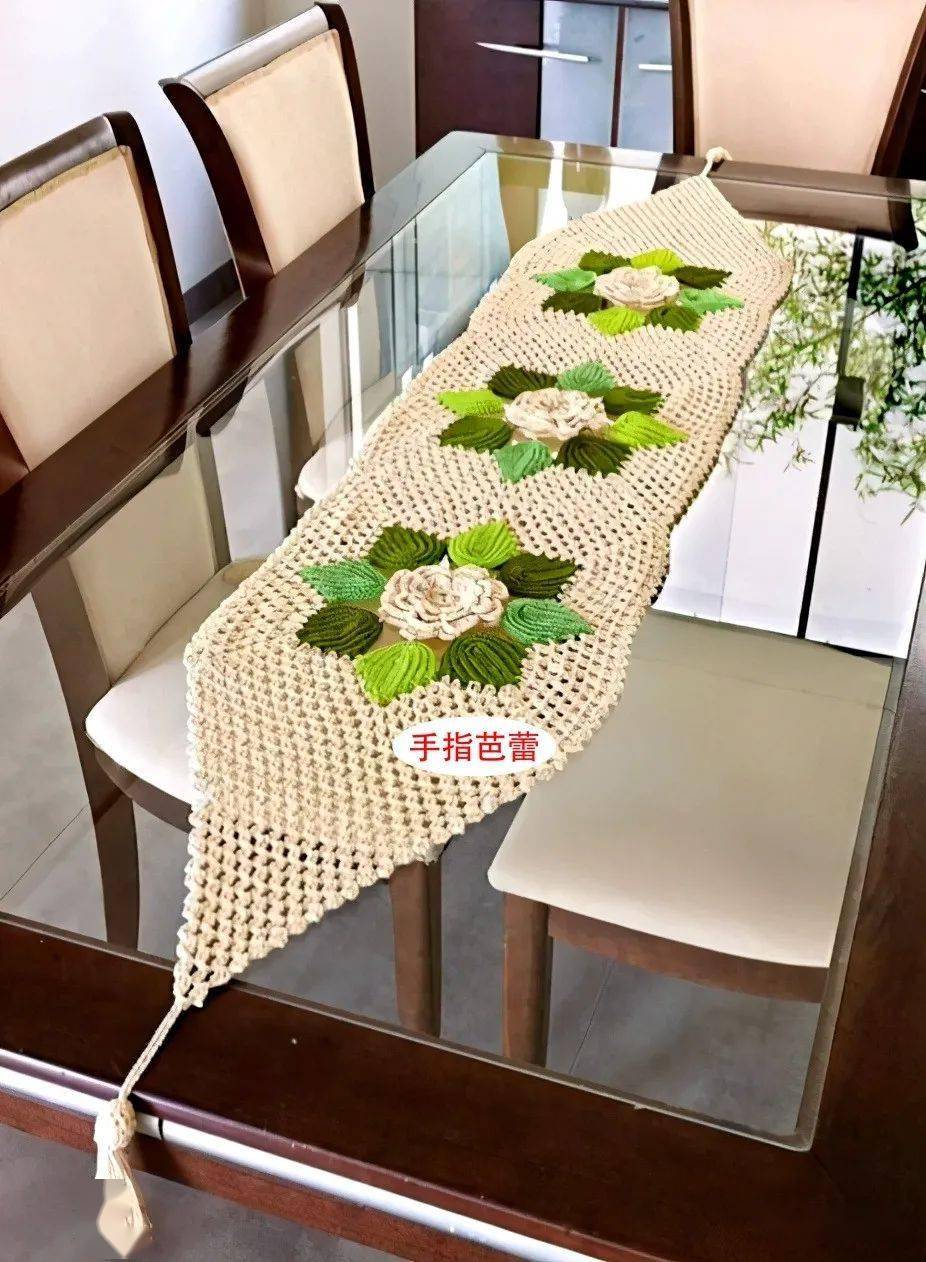 绝美的钩织桌布 提升你家餐桌的艺术气质_桌布_餐桌_艺术
