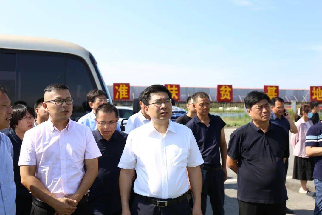 8月8日,烈日当空,宛城区委书记袁钢带领区直相关部门负责人深入南阳经
