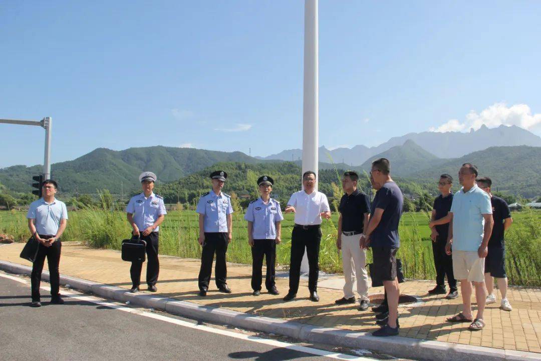 光泽县政府县长王贵深入县公安局交警大队调研指导道路交通安全整治"