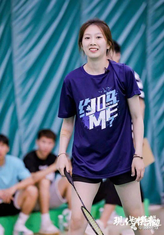 王小羽为何爆红?"羽毛球是我的全部"_训练_退役_视频
