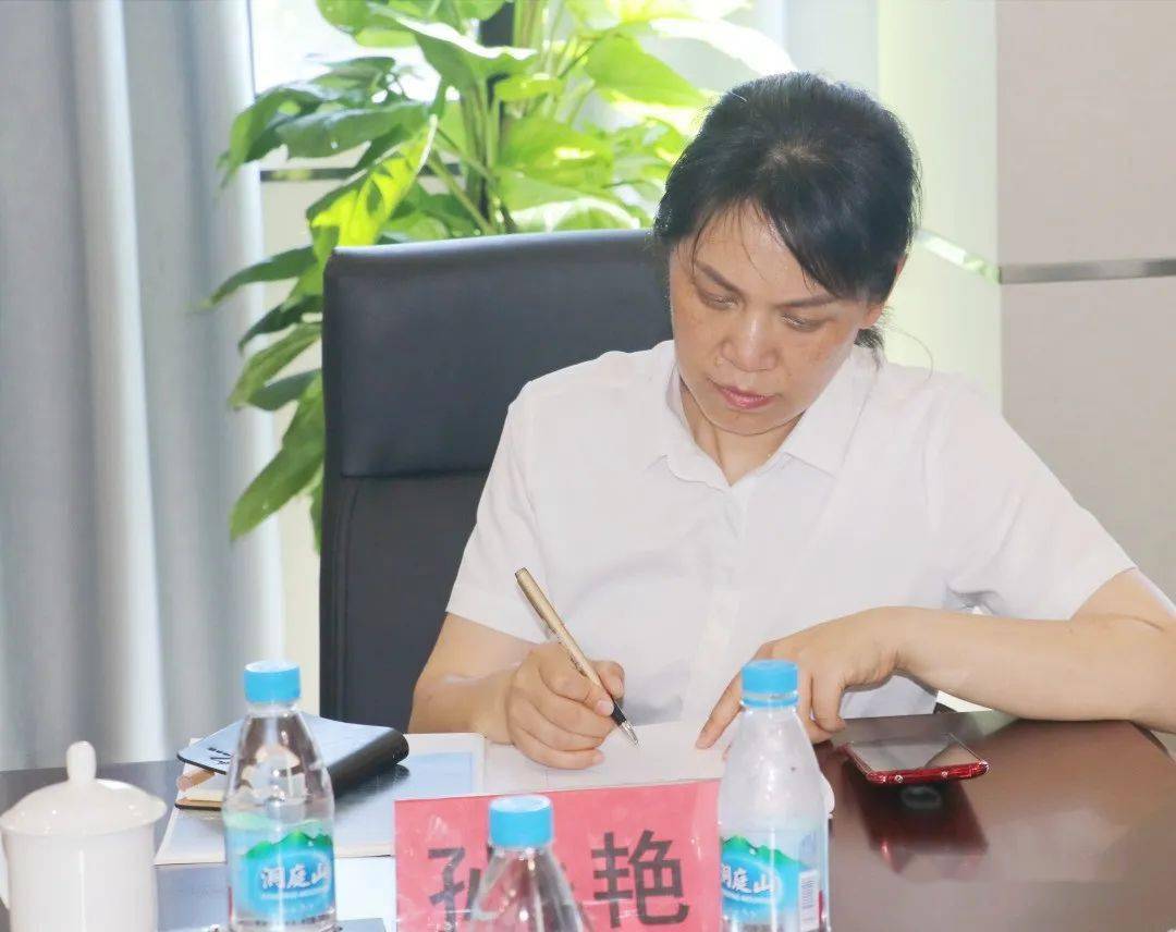 科技有限公司副总经理赵月伦,昆山狮桥电力科技有限公司总经理吴秀琴