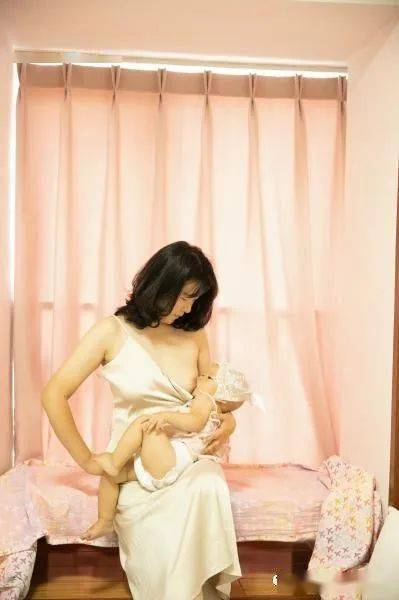 母乳艺术照征集活动获奖名单