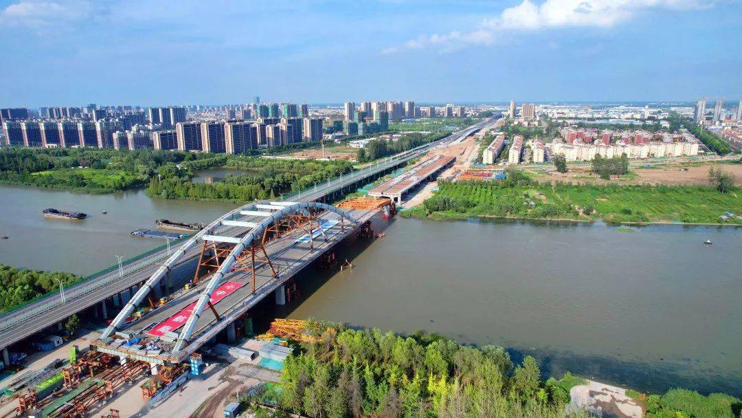 【要闻】六千吨百米冲刺,宿迁北京路跨京杭运河特大桥完成第二次顶推
