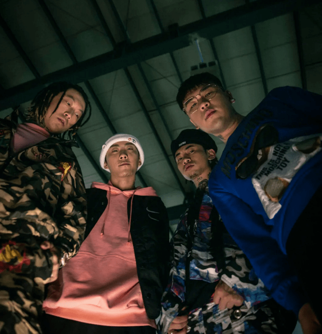 再到后来2017年更高兄弟和c block的斗争爆发,法老趁机呛声马思唯大战