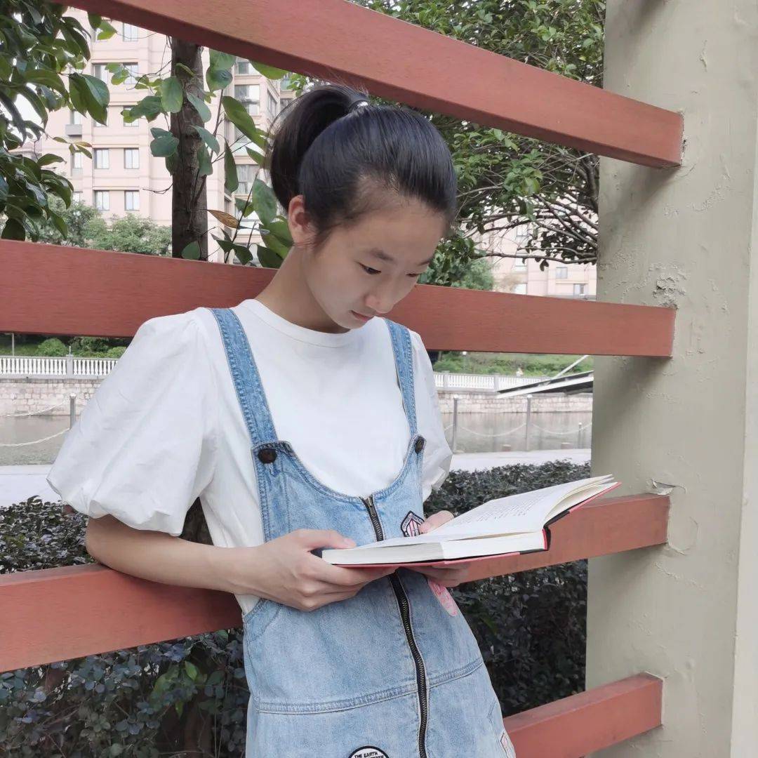 【红传育人】读书不觉已夏至 一寸光阴一寸金——记十佳全能杨馨缘的暑假生活_休闲_锻炼_鲁迅故里