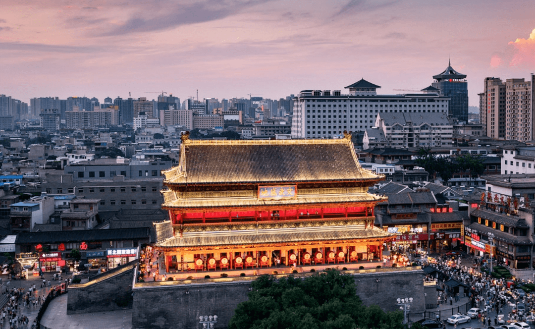 西安钟鼓楼建于明洪武年间迄今已有600余年的历史是我国目前规模最大