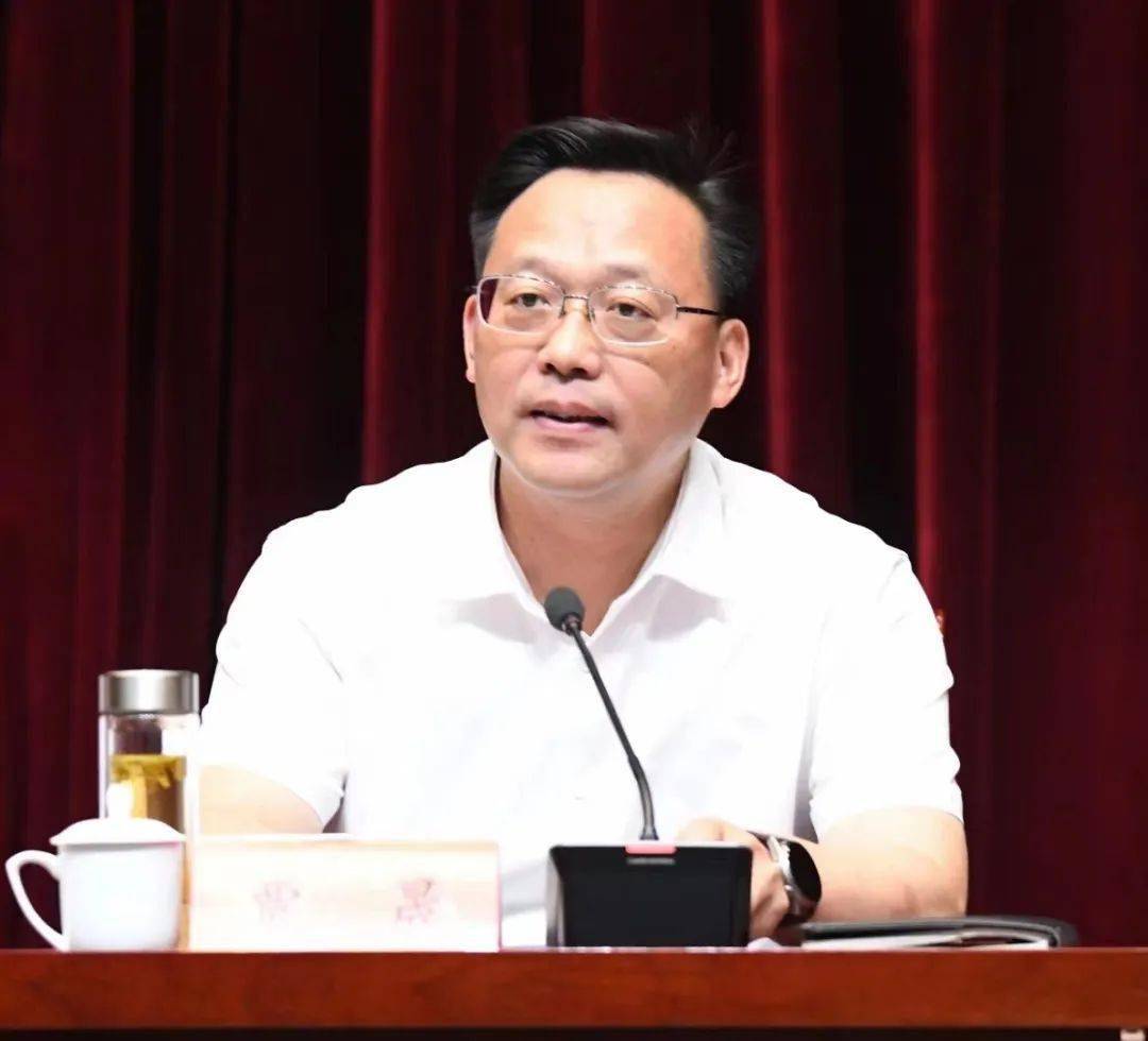 就贯彻落实好本次会议精神,贾晟要求,要坚定必胜信念