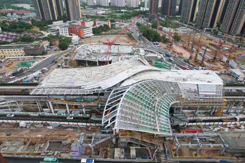 辟谣!网传深圳大运地铁站棚顶塌了?实为特殊造型致错觉_搜狐网