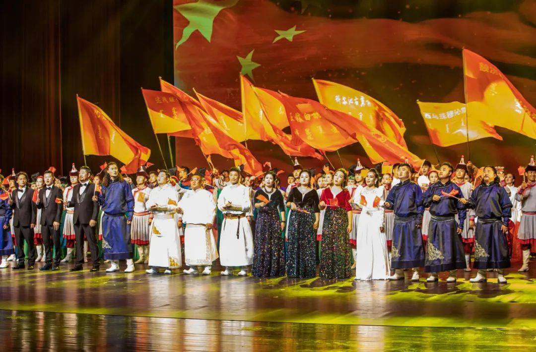 第九届内蒙古自治区乌兰牧骑艺术节圆满闭幕!_兴安盟_文艺会演_演出