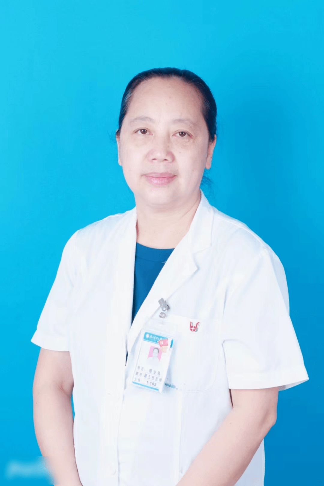 卿安蓉主任医师总要看上数十个患者:一个8岁小女孩得了舌下腺囊肿,不