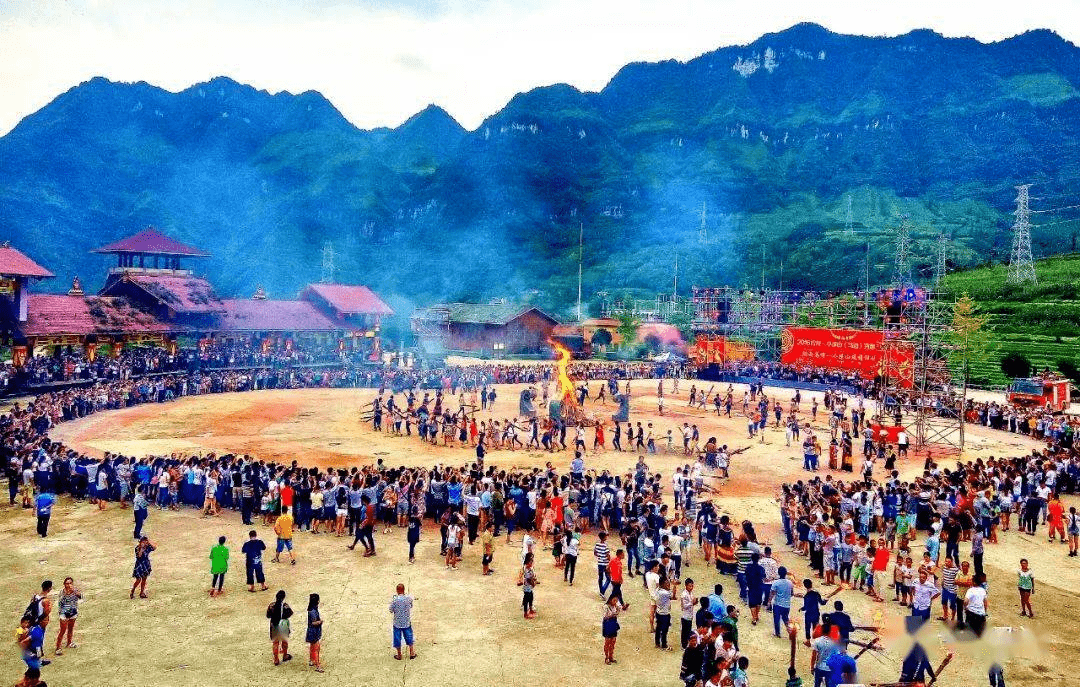 马边第六届小凉山火把节 精彩又好玩!