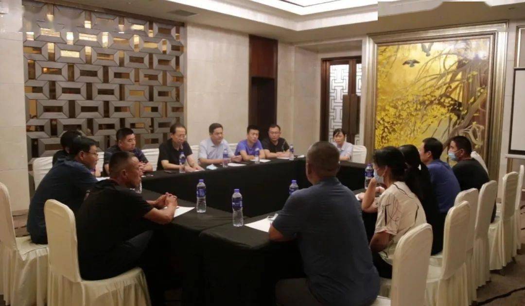 刘乃斌会见慰问烈士万惠文家属_重庆市_巴南区_烈属