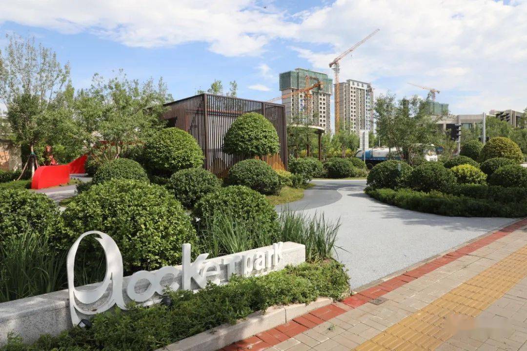 路交口,台儿庄路天津小学存车场外及柳江路等5处点位,充分利用街边