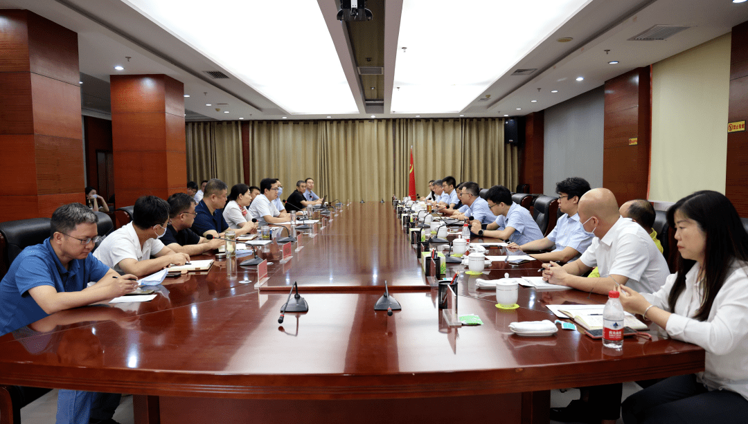 县委副书记,县长程玉峰,县委副书记高华锐,县委常委