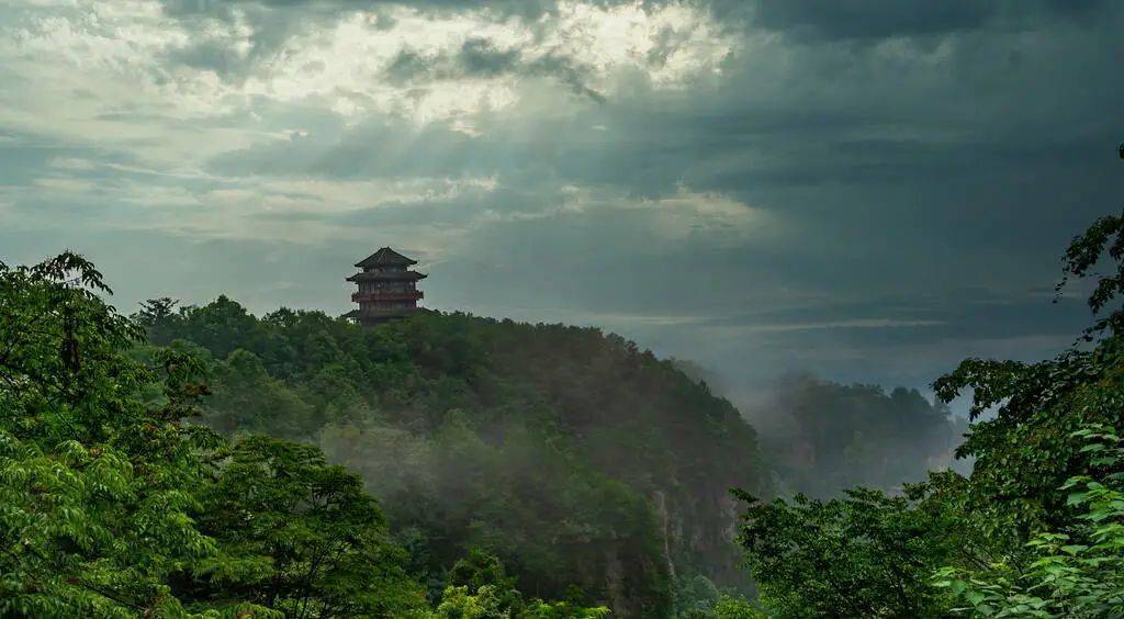 10首膾炙人口的描寫山的古詩詞_李白_廬山_洛陽