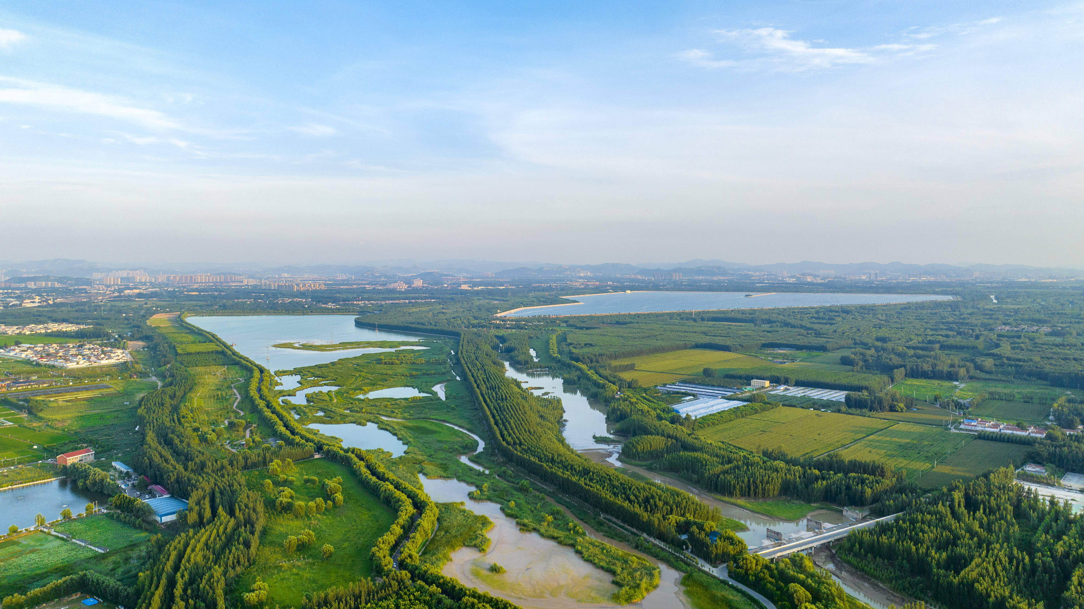 也是小清河的起点,这里是济南最大的水缸玉清湖所在地,这儿是济西国家