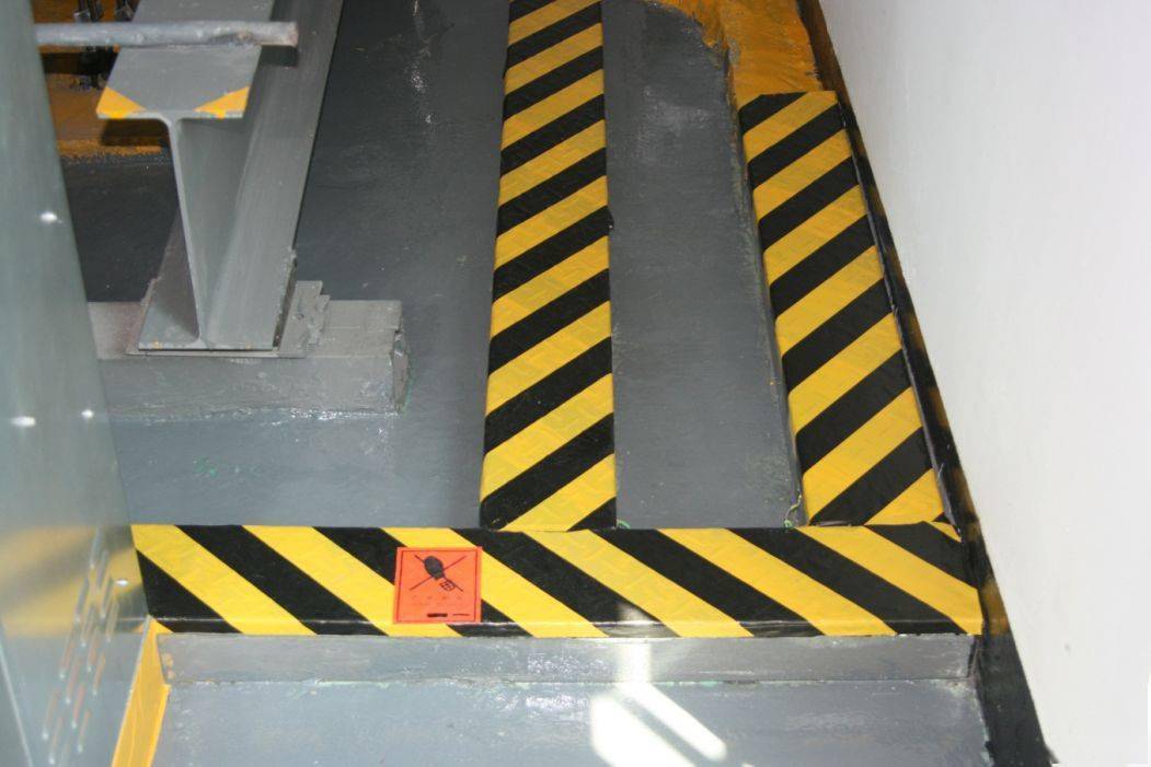 电梯标准样板机房可视化管理_标识_防撞_钢丝绳