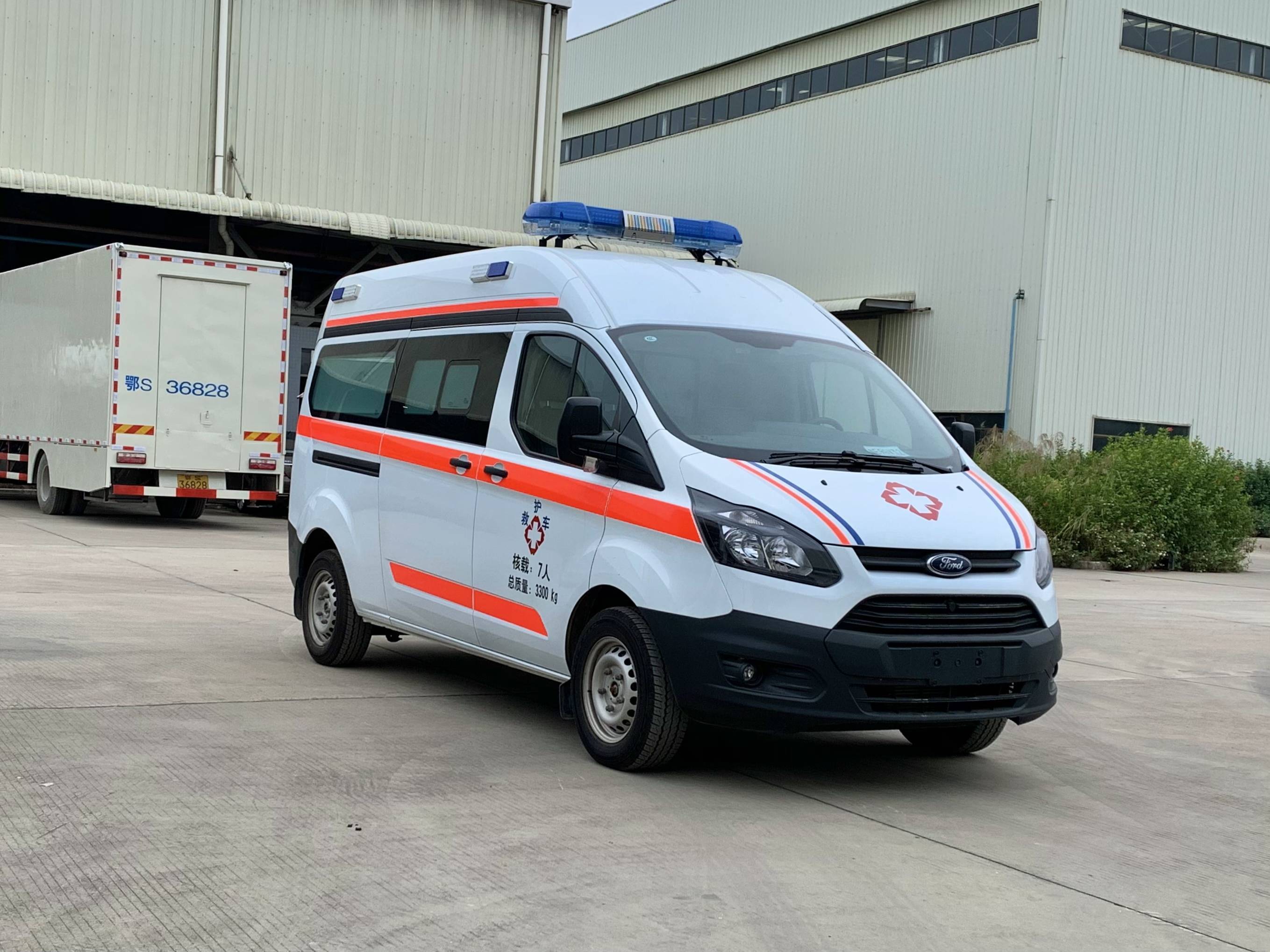救护车按产品用途分为运输救护车和监护救护车两类转运救护车;配备