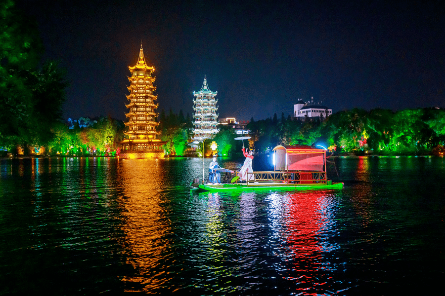 清凉夜游两江四湖,悦赏水上演艺四重奏_桂林_表演_游客