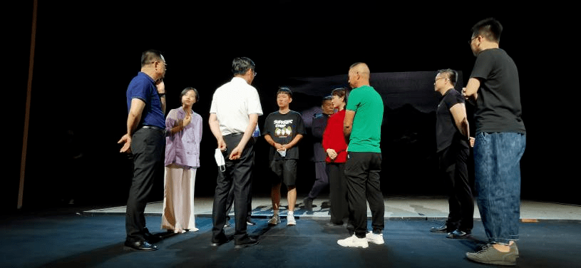 【艺动八闽 乐游福地】追那抹"丽"影——话剧《阿美书记》在霞浦