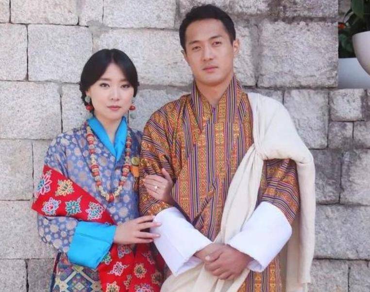 不丹老国王娶4个亲姐妹,个个肤白貌美丹凤眼,生下5颗耀眼明珠_辛格