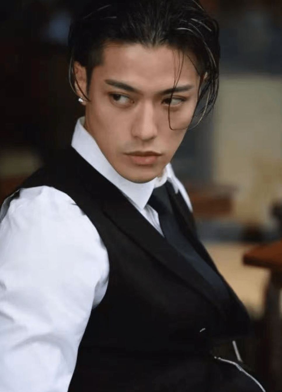 而是她的老公——仲尼johnny看上去是日子过得美美的女生吧,结果