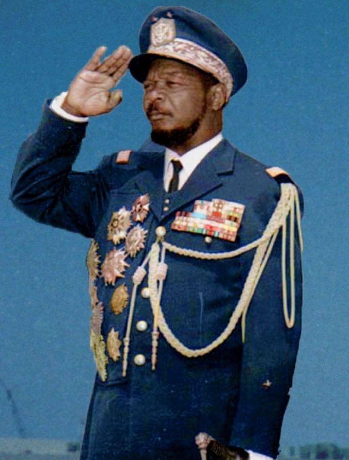 中非暴君博卡萨:喜食人肉娶中国爱妃,自诩"中非拿破仑"_法国_登基