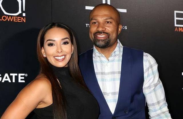 nba传奇费舍尔:退役八年转型当教练,挖队友墙角娶巴恩斯前妻_1_cba