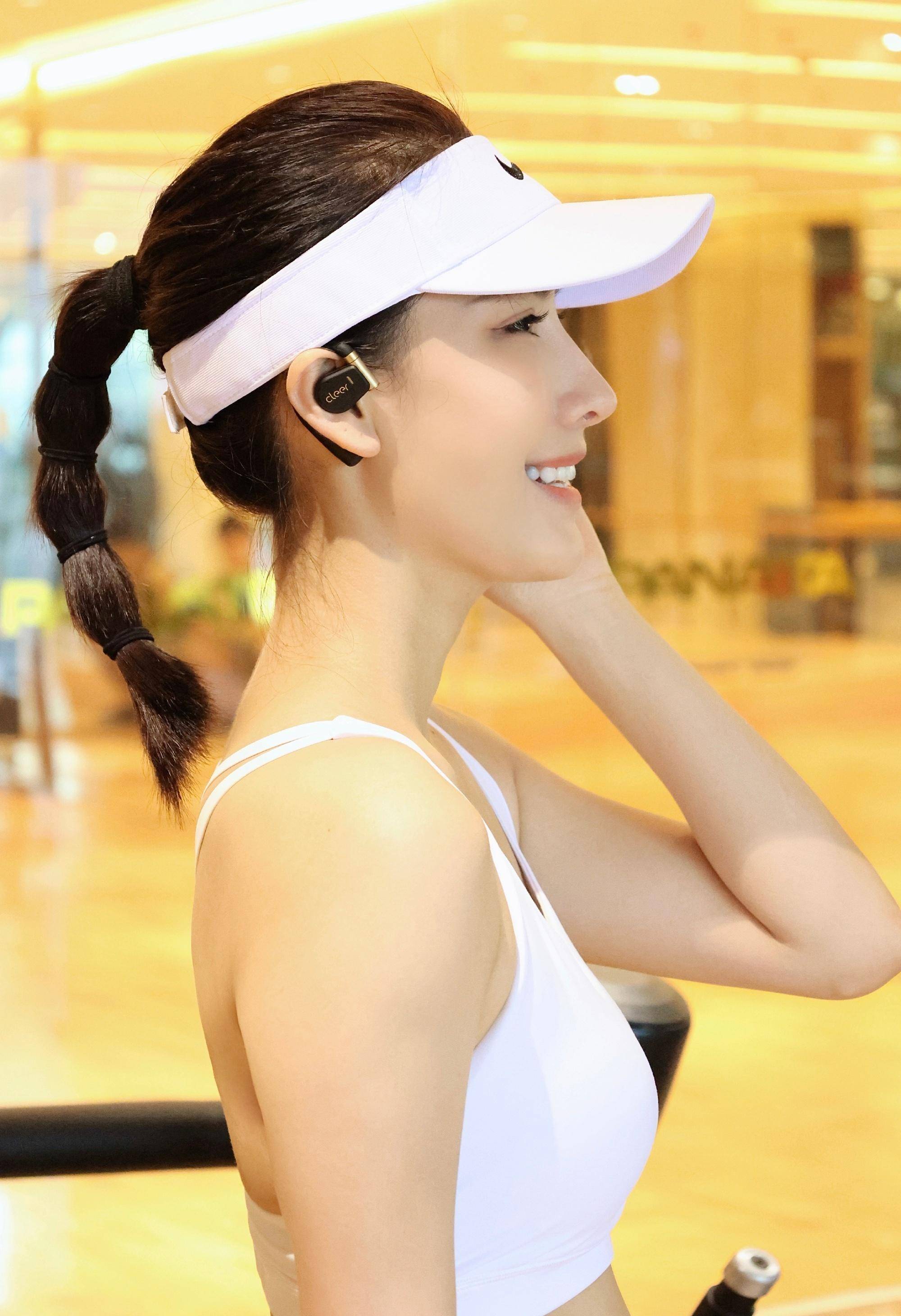 中国旅游小姐赛区冠军王晓娜晒最新健身写真,身材苗条,皮肤白润_照片