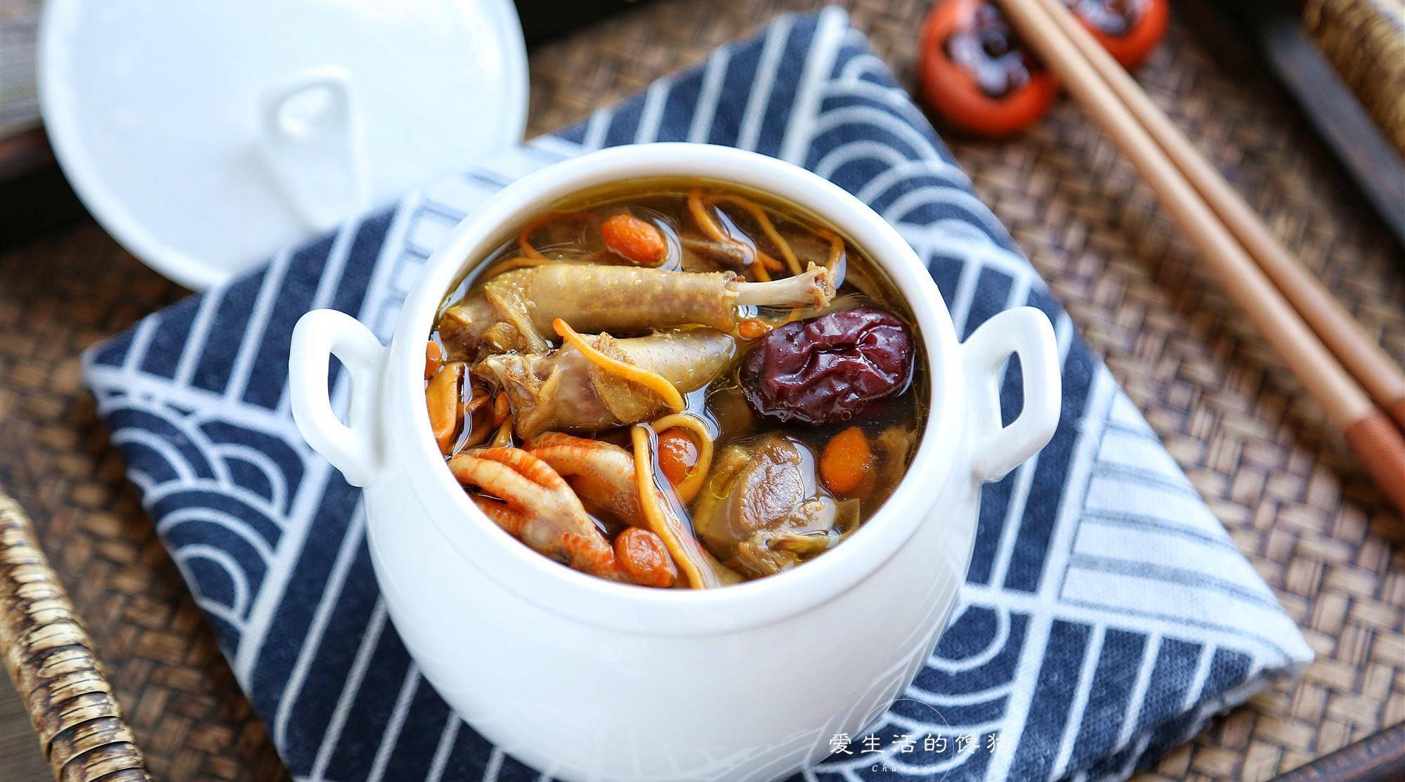 鸡汤鱼汤不如这汤,清润鲜美,好吸收,常喝体质变强_鸽子_滋补_虫草花