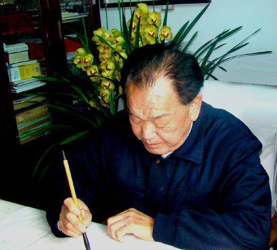 省委书记,退休后回家种地,儿子曾经担任湖南省厅长_农村_工作_毛叙保