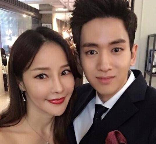 42岁的她因长得漂亮,被小17岁男生送豪车追求,现在活成了这样_米娜