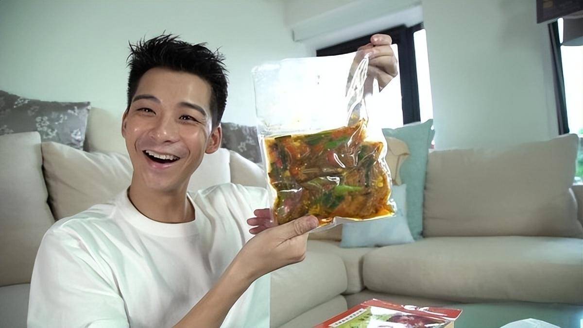 32岁tvb富二代力捧小生宣布离巢,家底丰厚与郭富城做邻居_余德丞